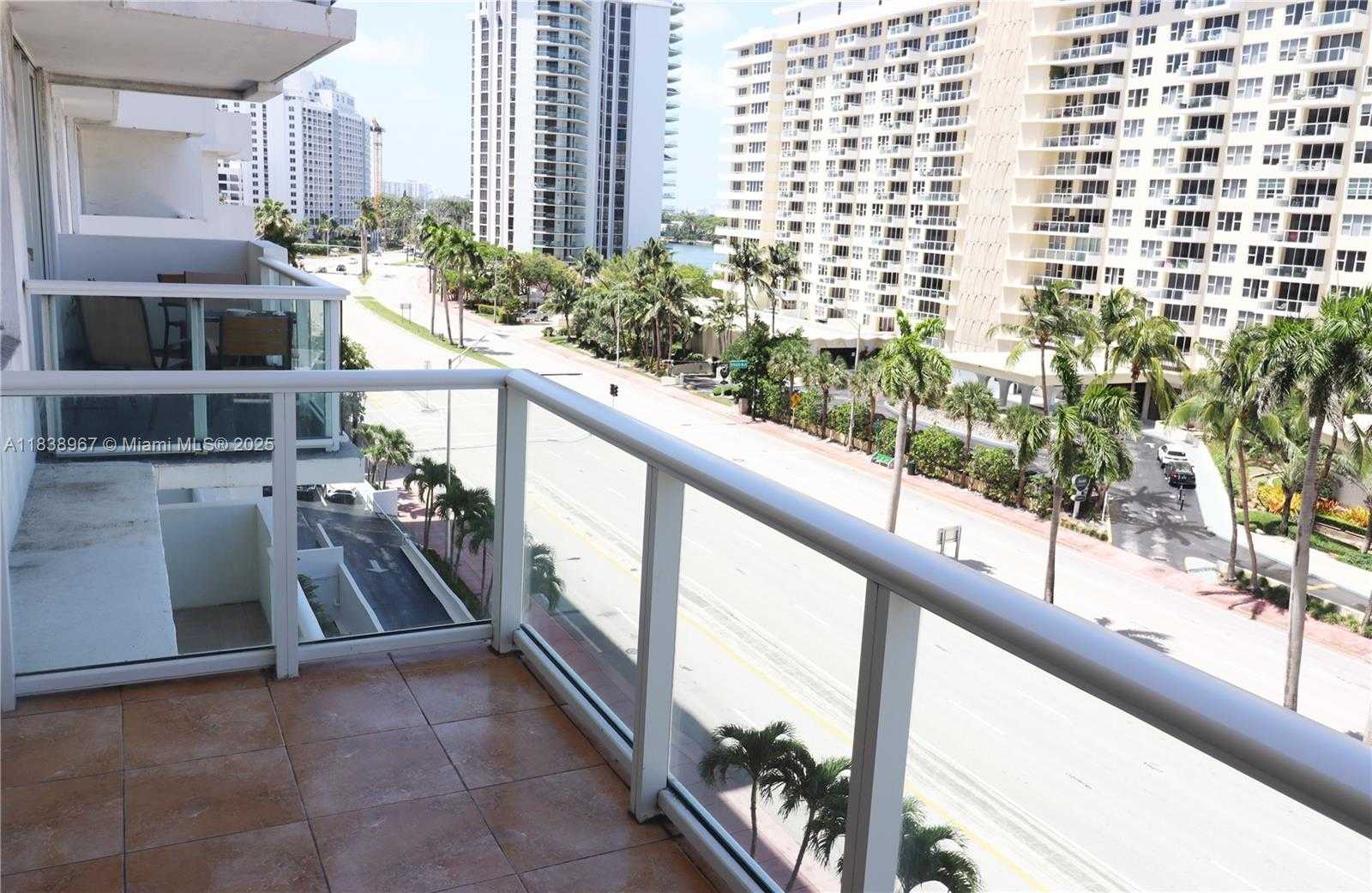 Small Image of 5601 Collins Ave, Miami Beach, FL 33140, USA Number 7