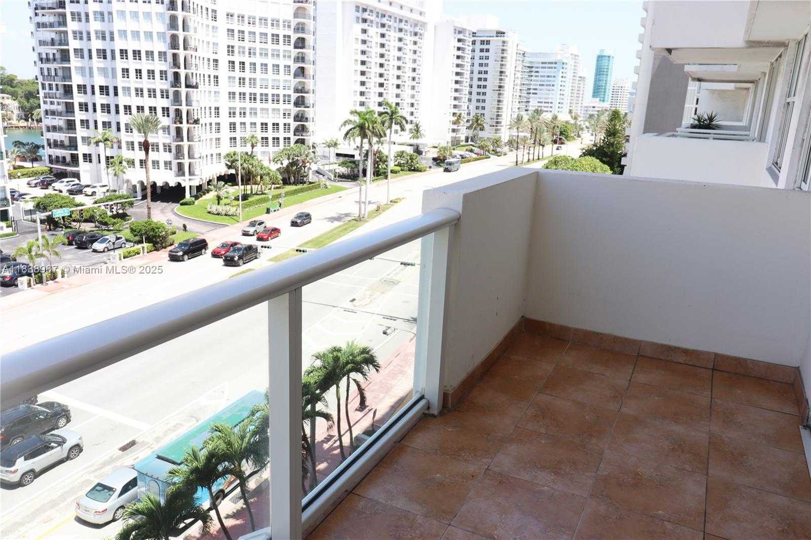 Small Image of 5601 Collins Ave, Miami Beach, FL 33140, USA Number 8