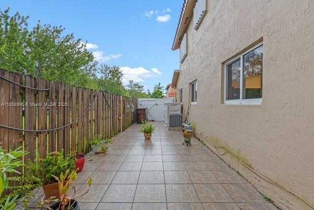 Small Image of 2385 WEST 69TH ST #2385-B, Hialeah Number 32