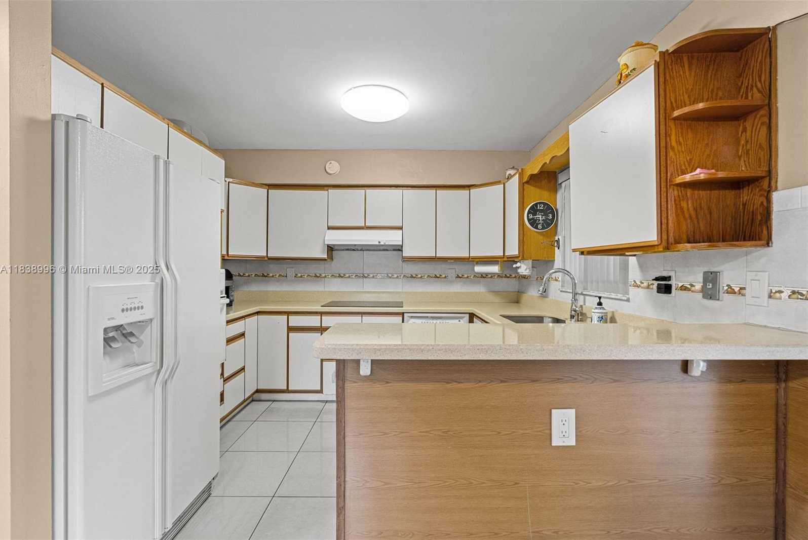 Small Image of 2385 WEST 69TH ST #2385-B, Hialeah Number 39