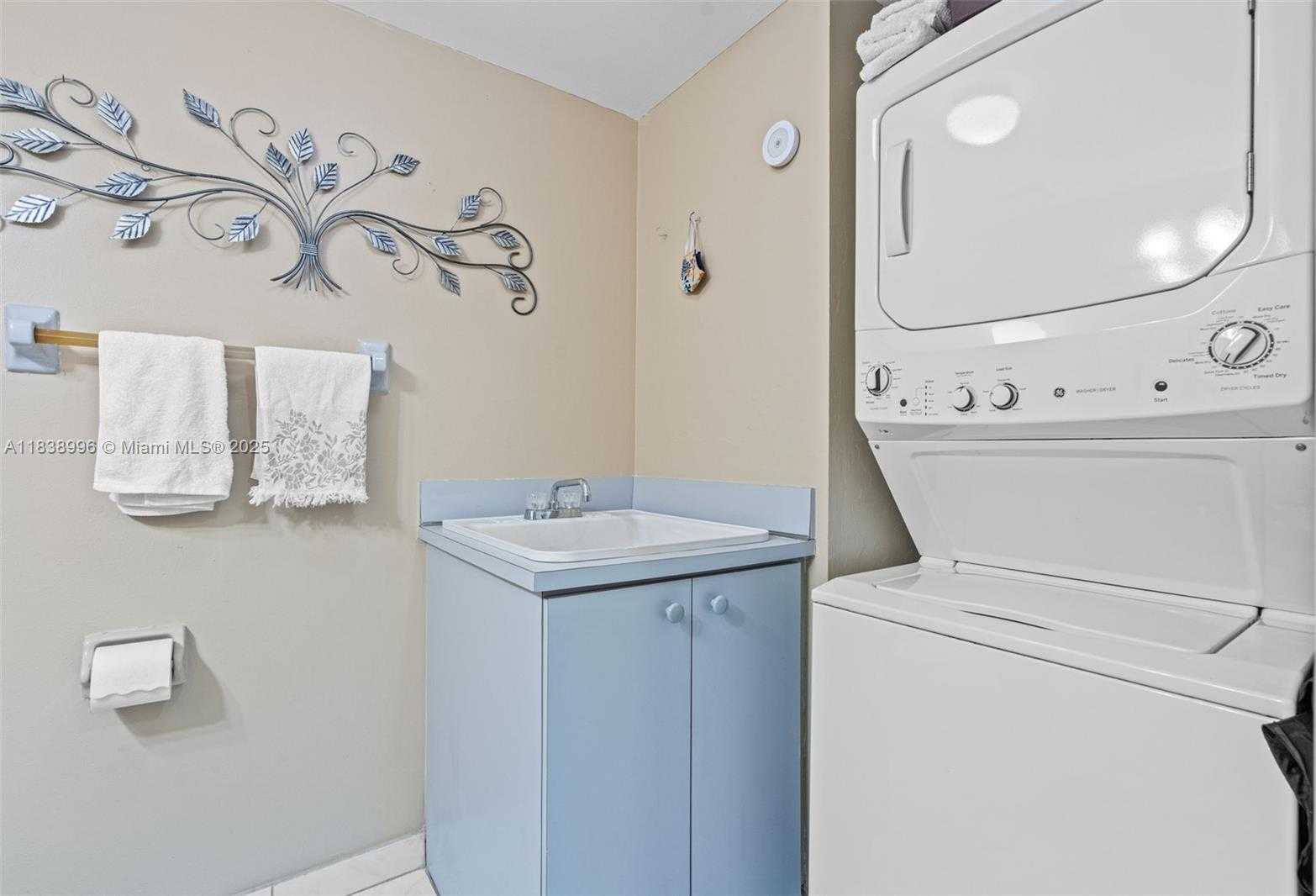 Small Image of 2385 WEST 69TH ST #2385-B, Hialeah Number 52