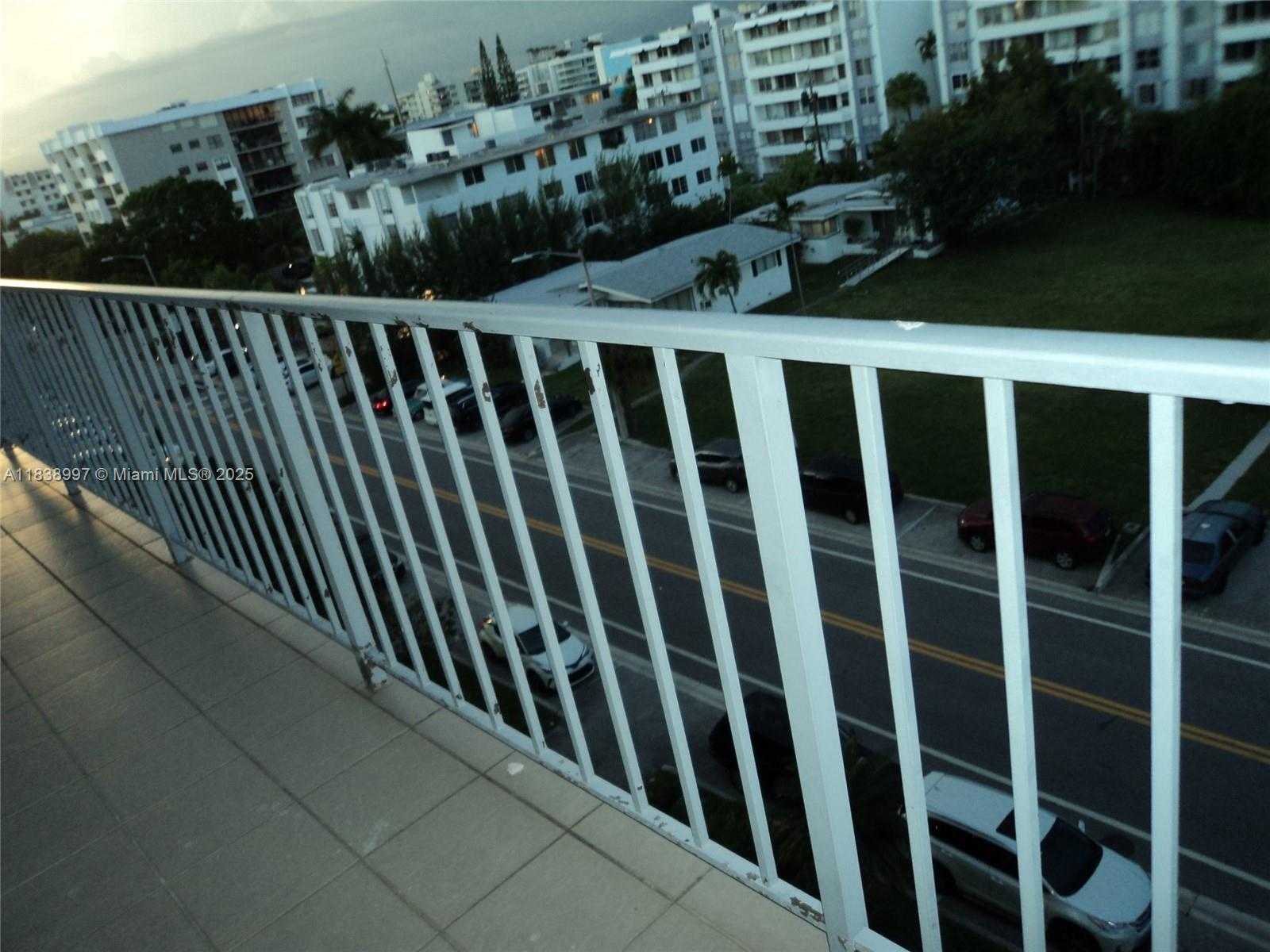 Small Image of 1050 93RD ST #6F, Bay Harbor Islands Number 30