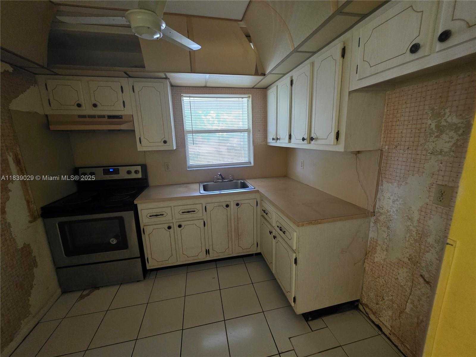Small Image of 3635 SOUTH WEST NATURA AVE #A, Deerfield Beach Number 6