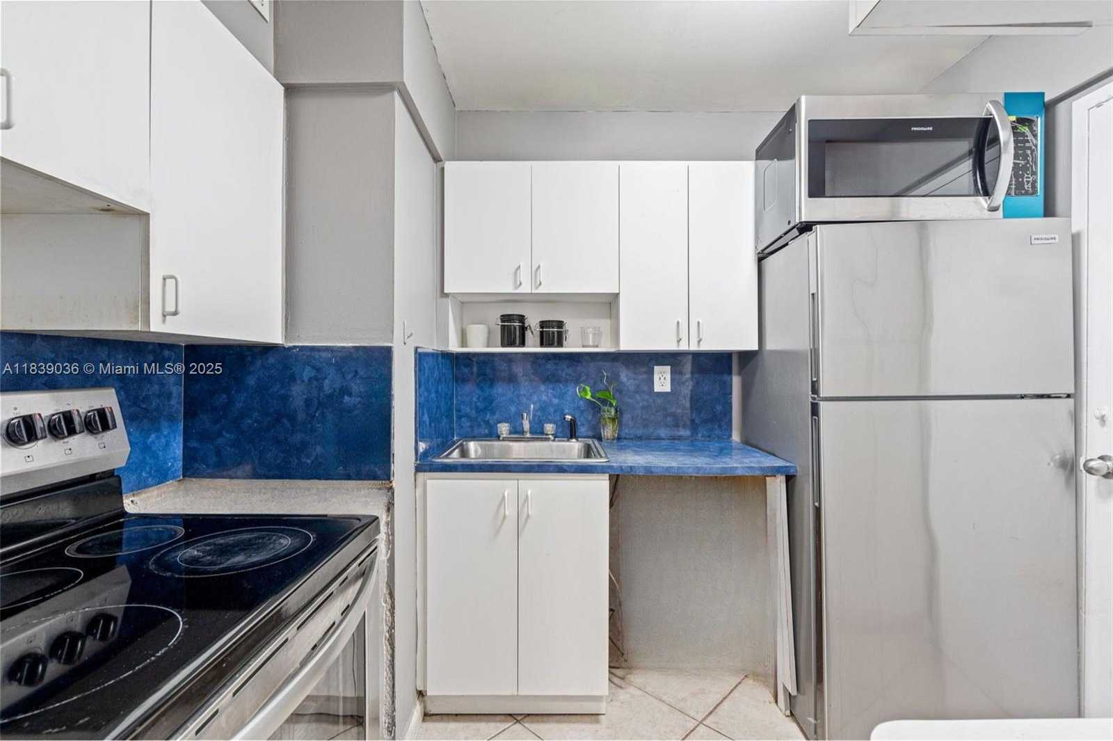 Small Image of 2899 COLLINS AVE #931, Miami Beach Number 16