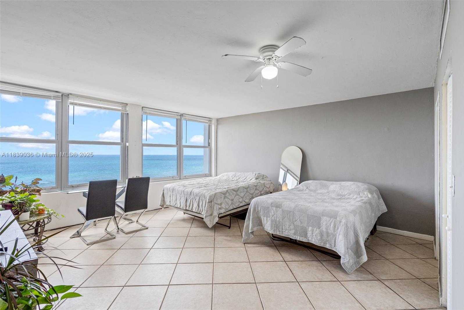 Small Image of 2899 COLLINS AVE #931, Miami Beach Number 7