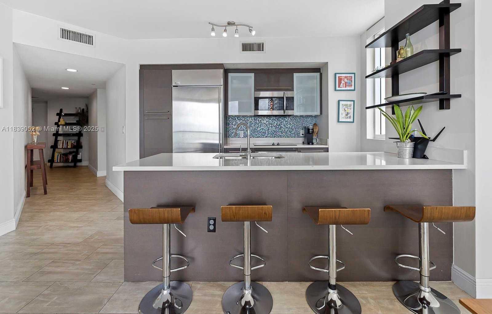 Small Image of 500 BRICKELL AVE #2501, Miami Number 10