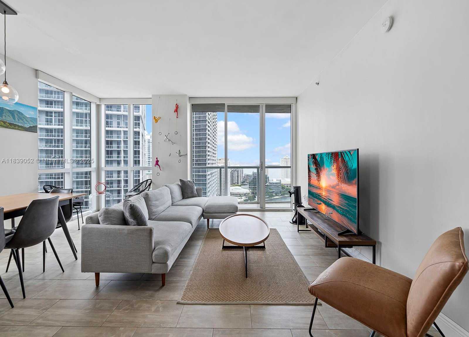 Small Image of 500 BRICKELL AVE #2501, Miami Number 11