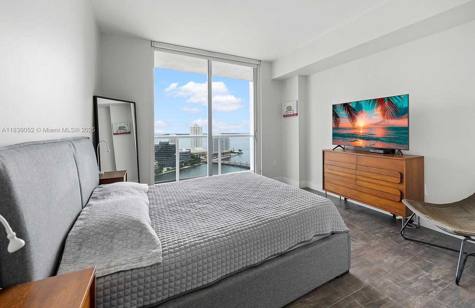 Small Image of 500 BRICKELL AVE #2501, Miami Number 15