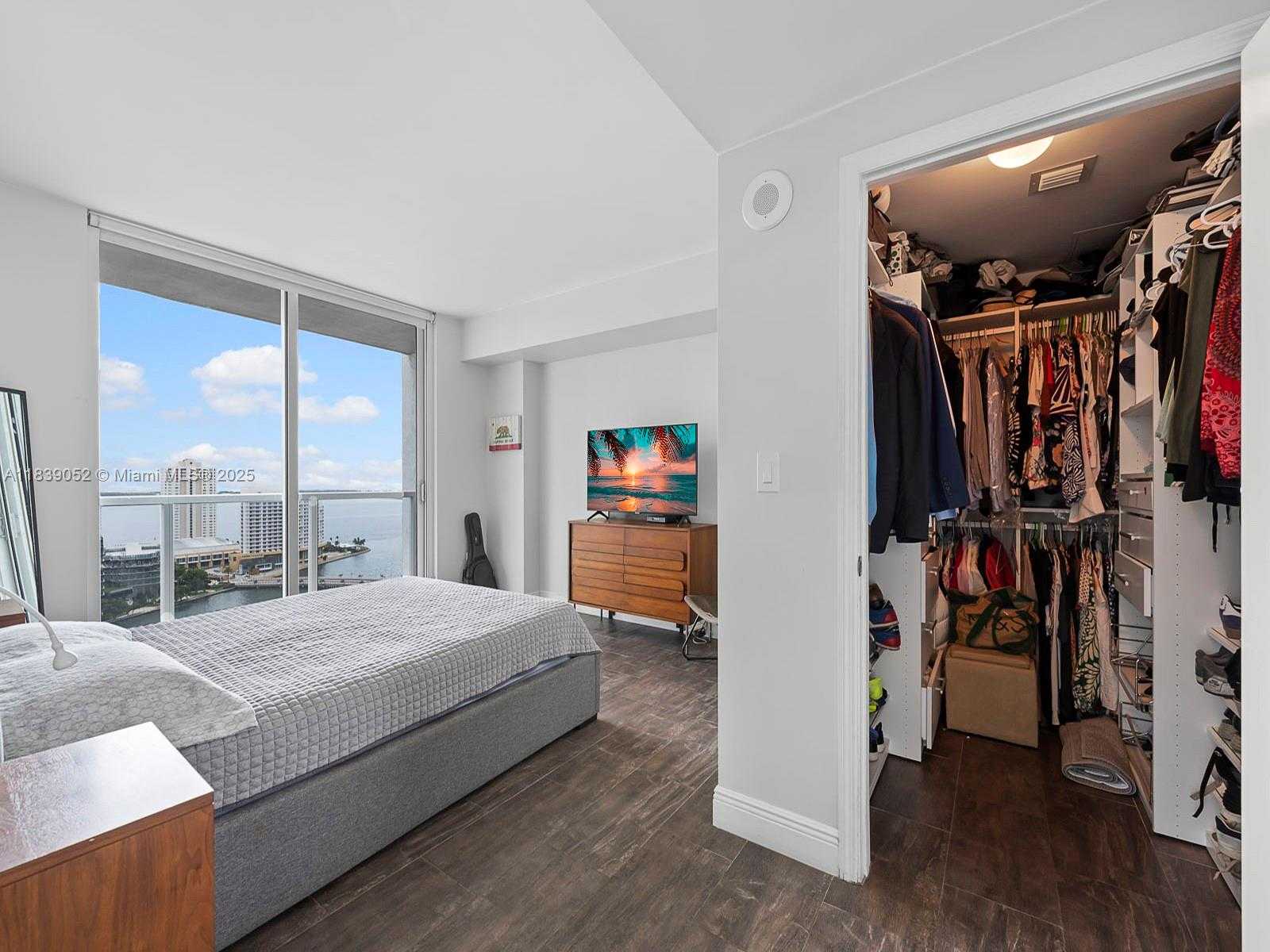 Small Image of 500 BRICKELL AVE #2501, Miami Number 16