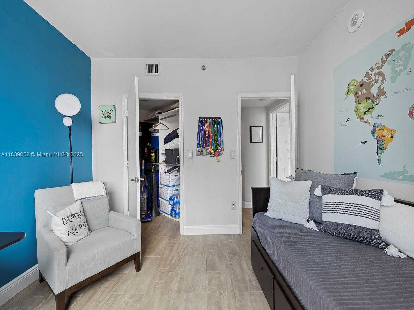 Small Image of 500 BRICKELL AVE #2501, Miami Number 24