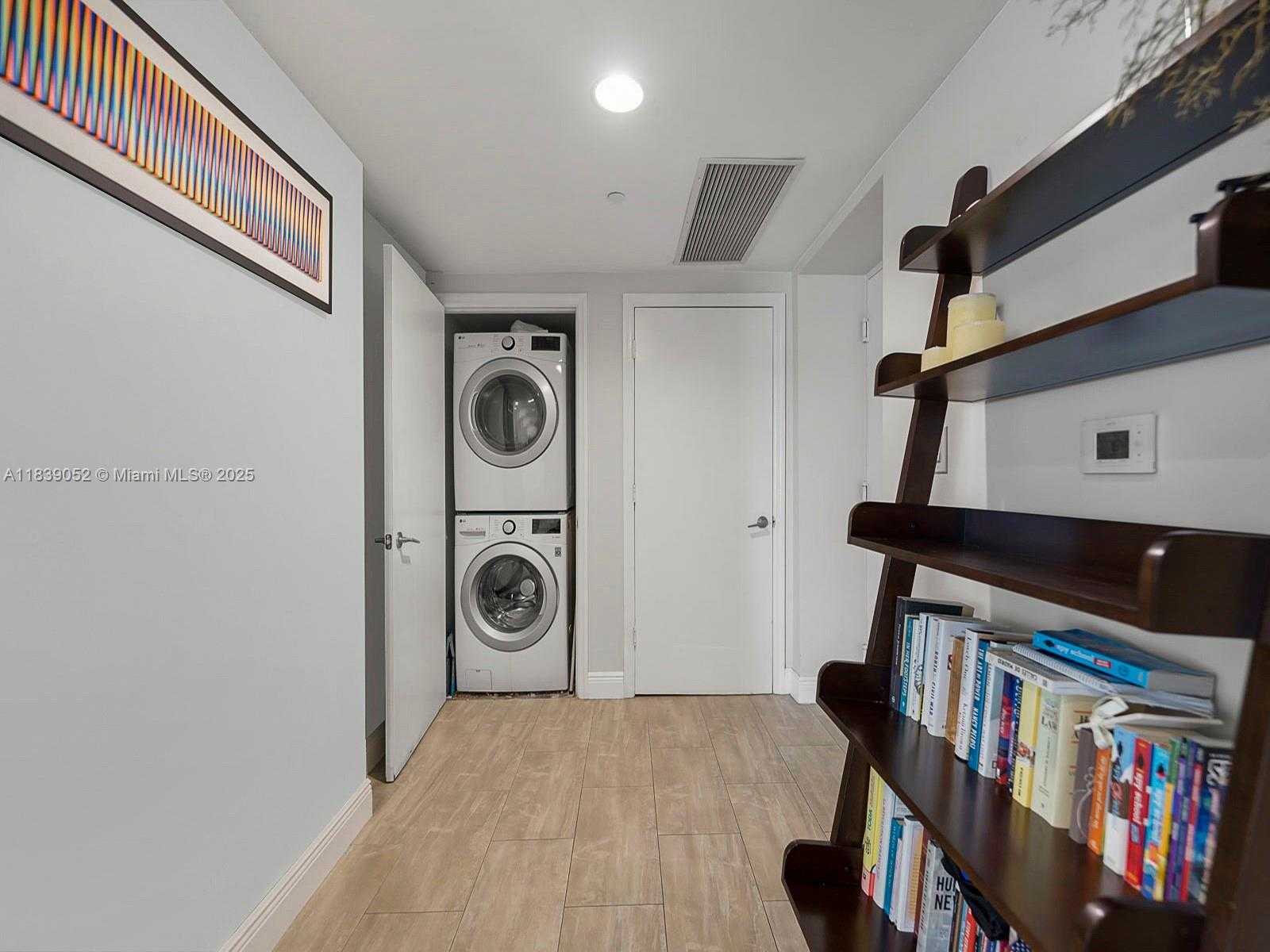 Small Image of 500 BRICKELL AVE #2501, Miami Number 27