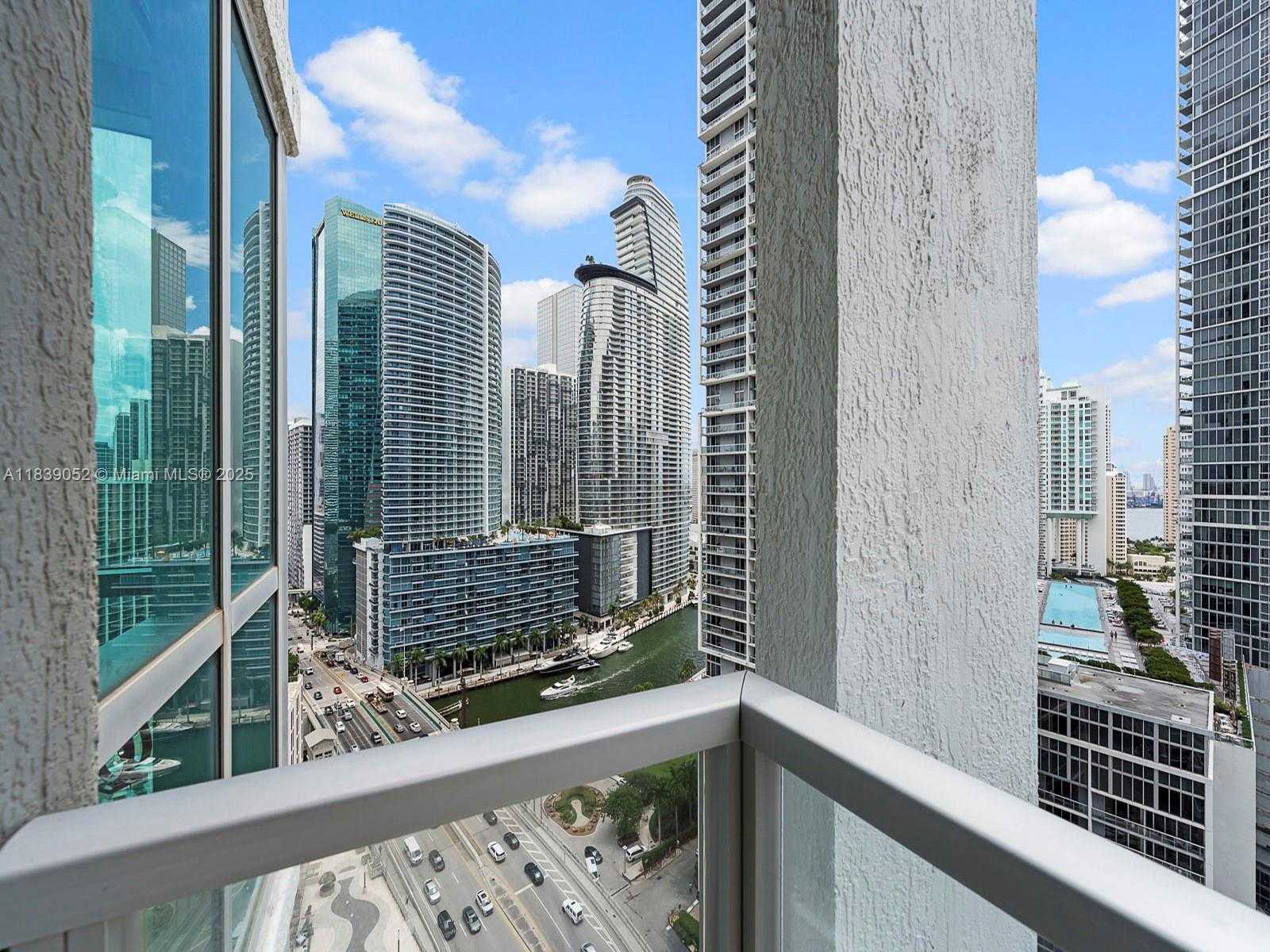 Small Image of 500 BRICKELL AVE #2501, Miami Number 3