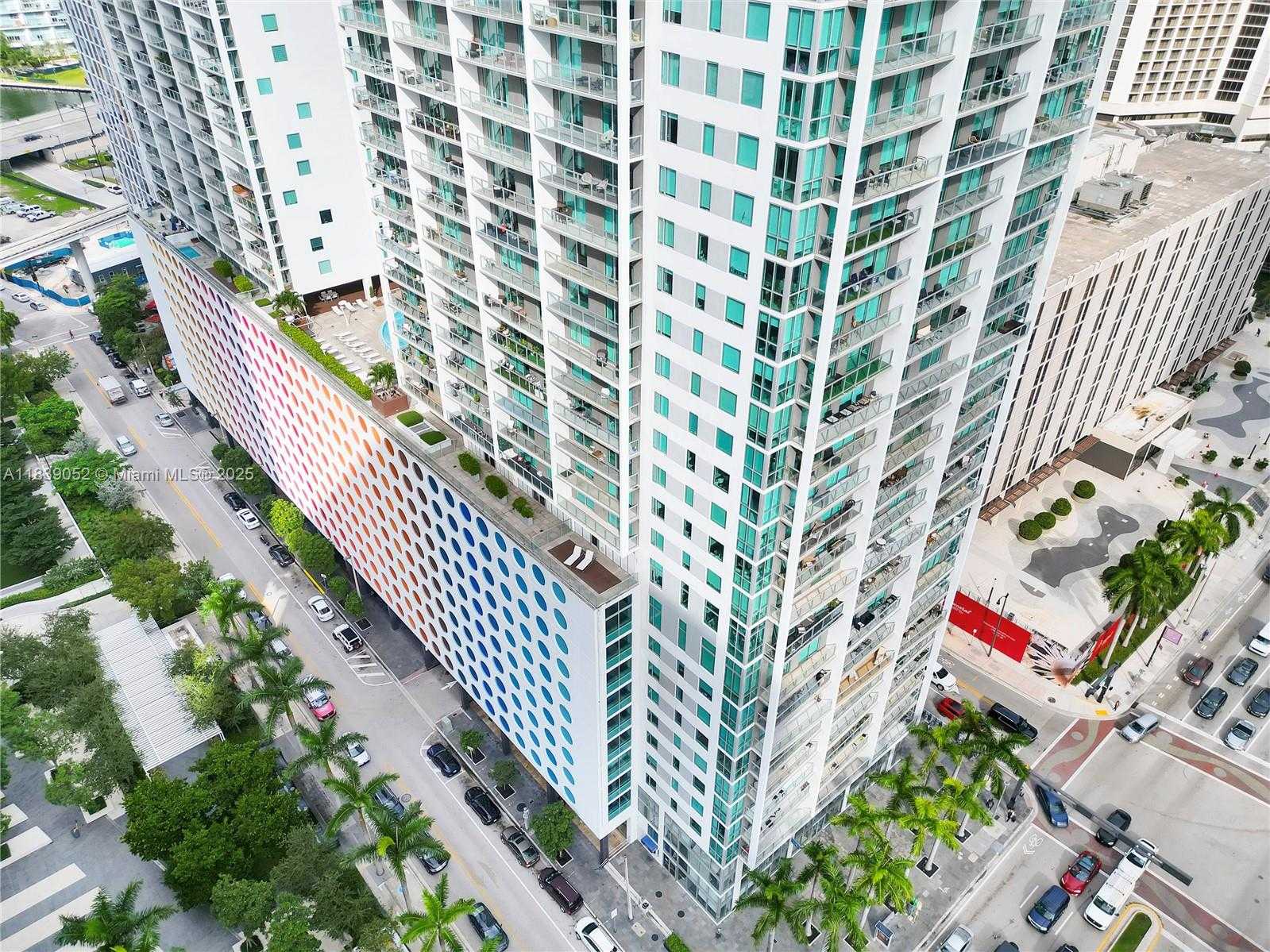 Small Image of 500 BRICKELL AVE #2501, Miami Number 33