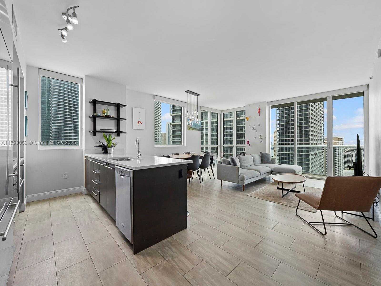 Small Image of 500 BRICKELL AVE #2501, Miami Number 4