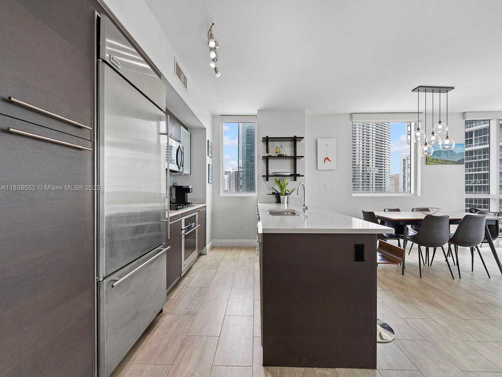 Small Image of 500 BRICKELL AVE #2501, Miami Number 9