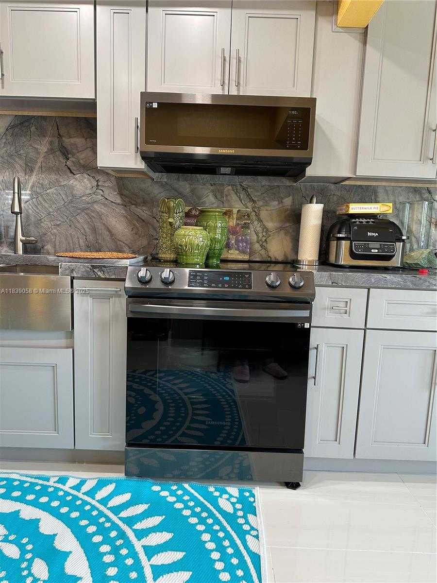 Small Image of 15481 SOUTH WEST 81ST CIR LN #712, Miami Number 2