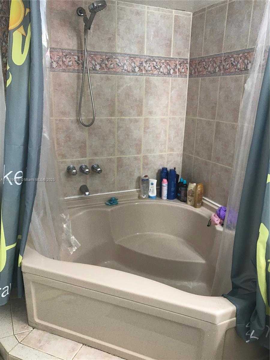 Small Image of 15481 SOUTH WEST 81ST CIR LN #712, Miami Number 5