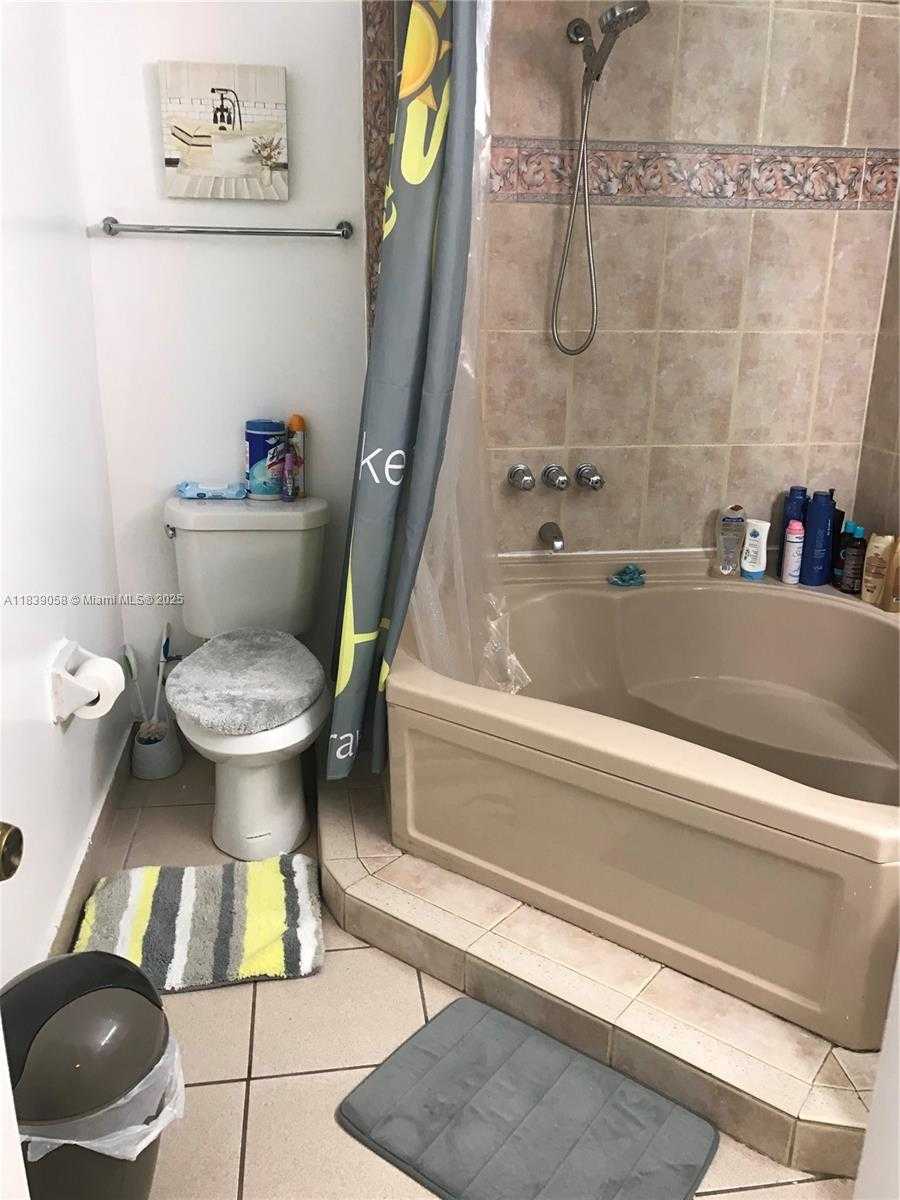 Small Image of 15481 SOUTH WEST 81ST CIR LN #712, Miami Number 6