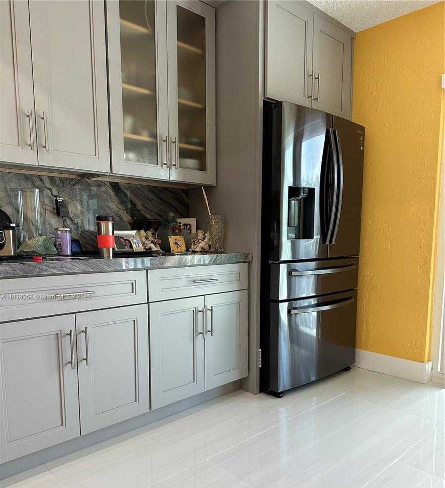 Small Image of 15481 SOUTH WEST 81ST CIR LN #712, Miami Number 9