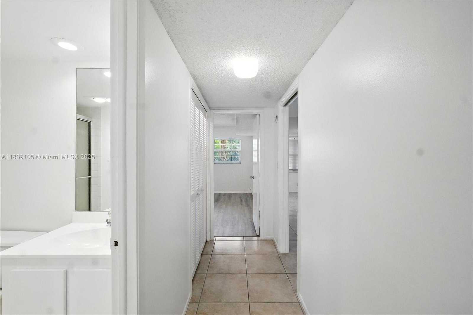 Small Image of 3850 OAKS CLUBHOUSE DR #307, Pompano Beach Number 18