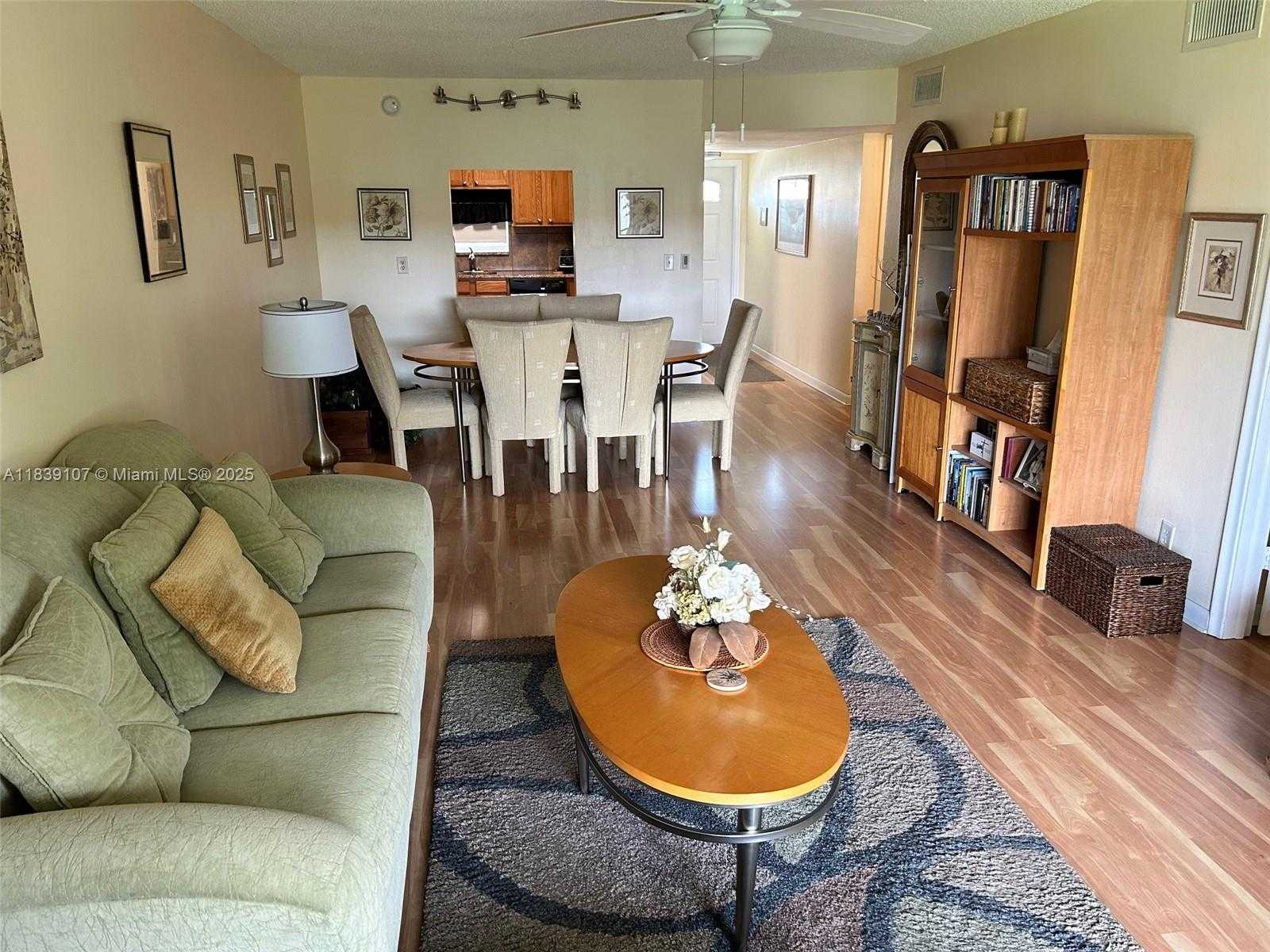 Small Image of 371 SOUTH HOLLYBROOK DR #308, Pembroke Pines Number 15