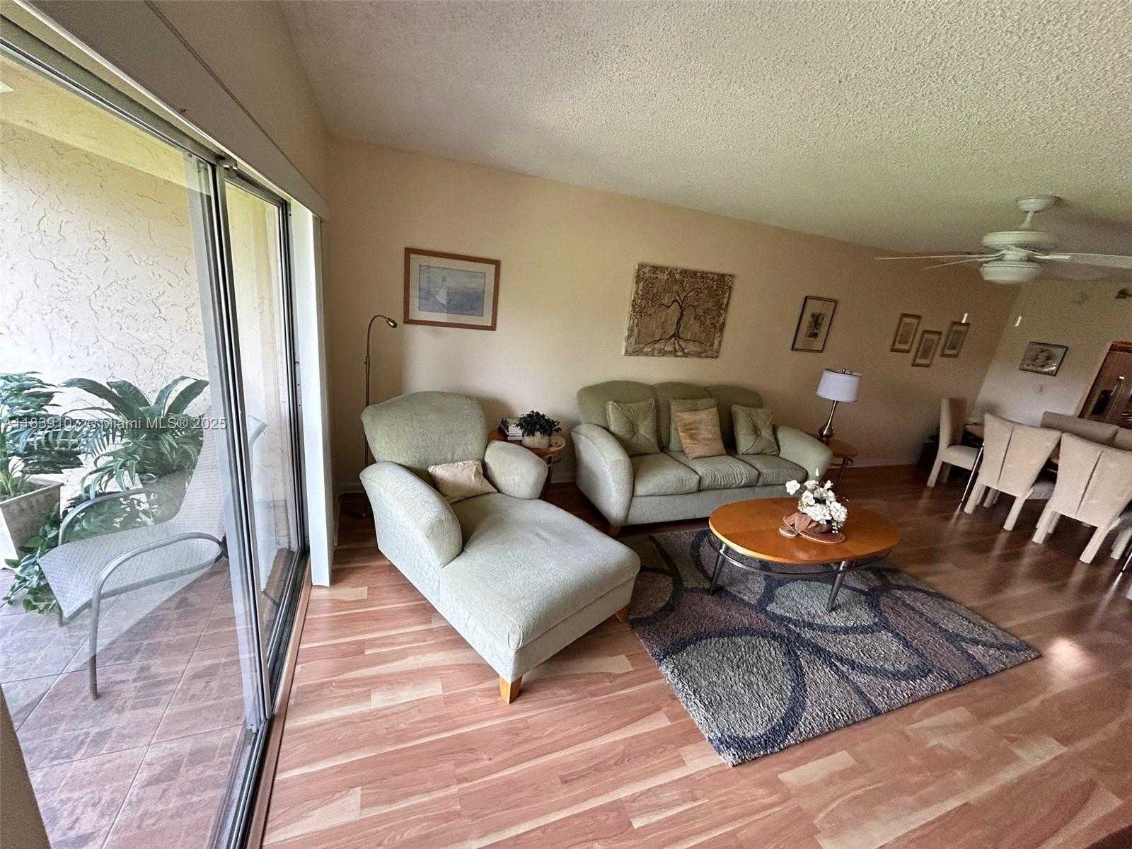 Small Image of 371 SOUTH HOLLYBROOK DR #308, Pembroke Pines Number 16
