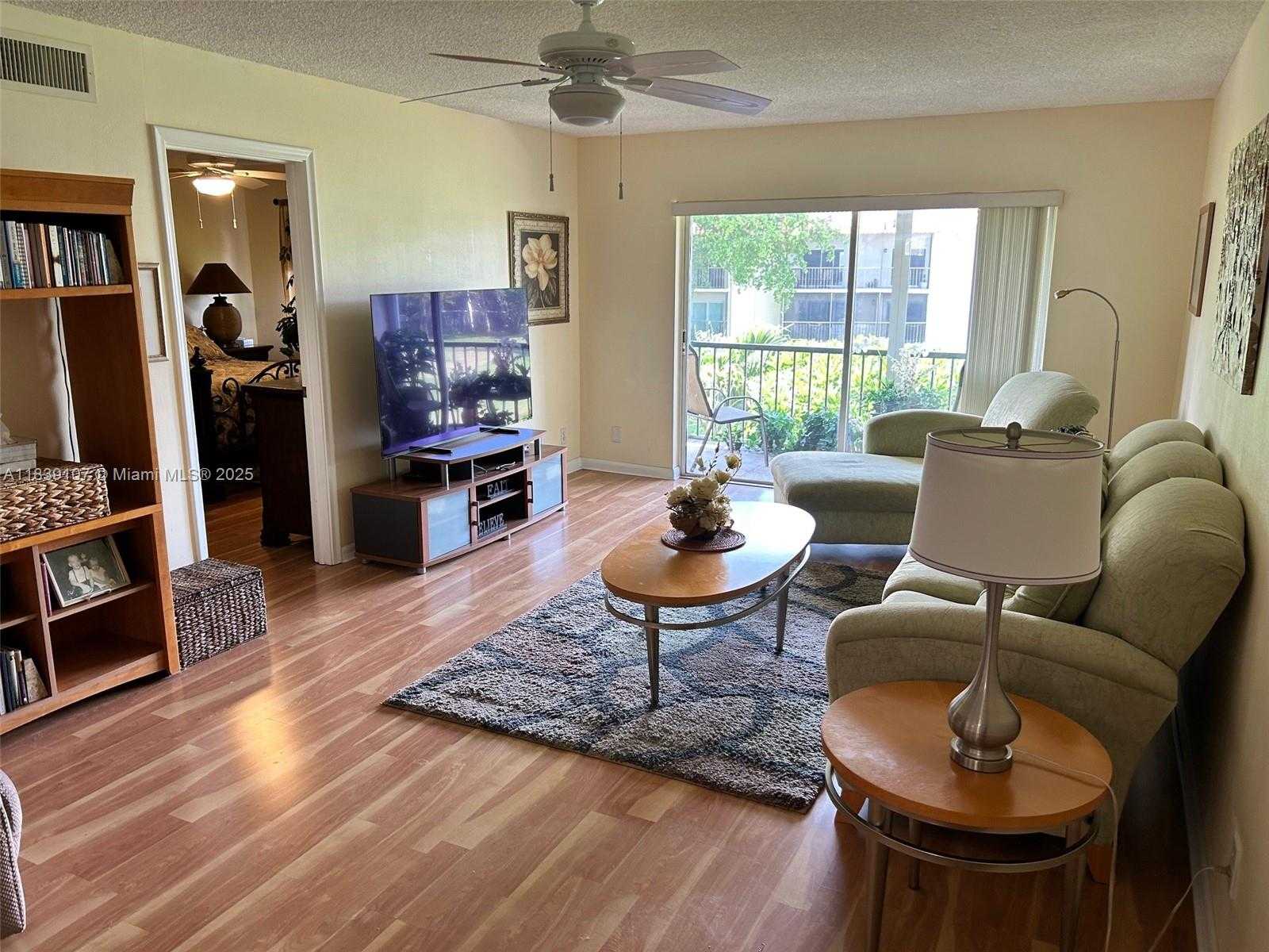 Small Image of 371 SOUTH HOLLYBROOK DR #308, Pembroke Pines Number 17