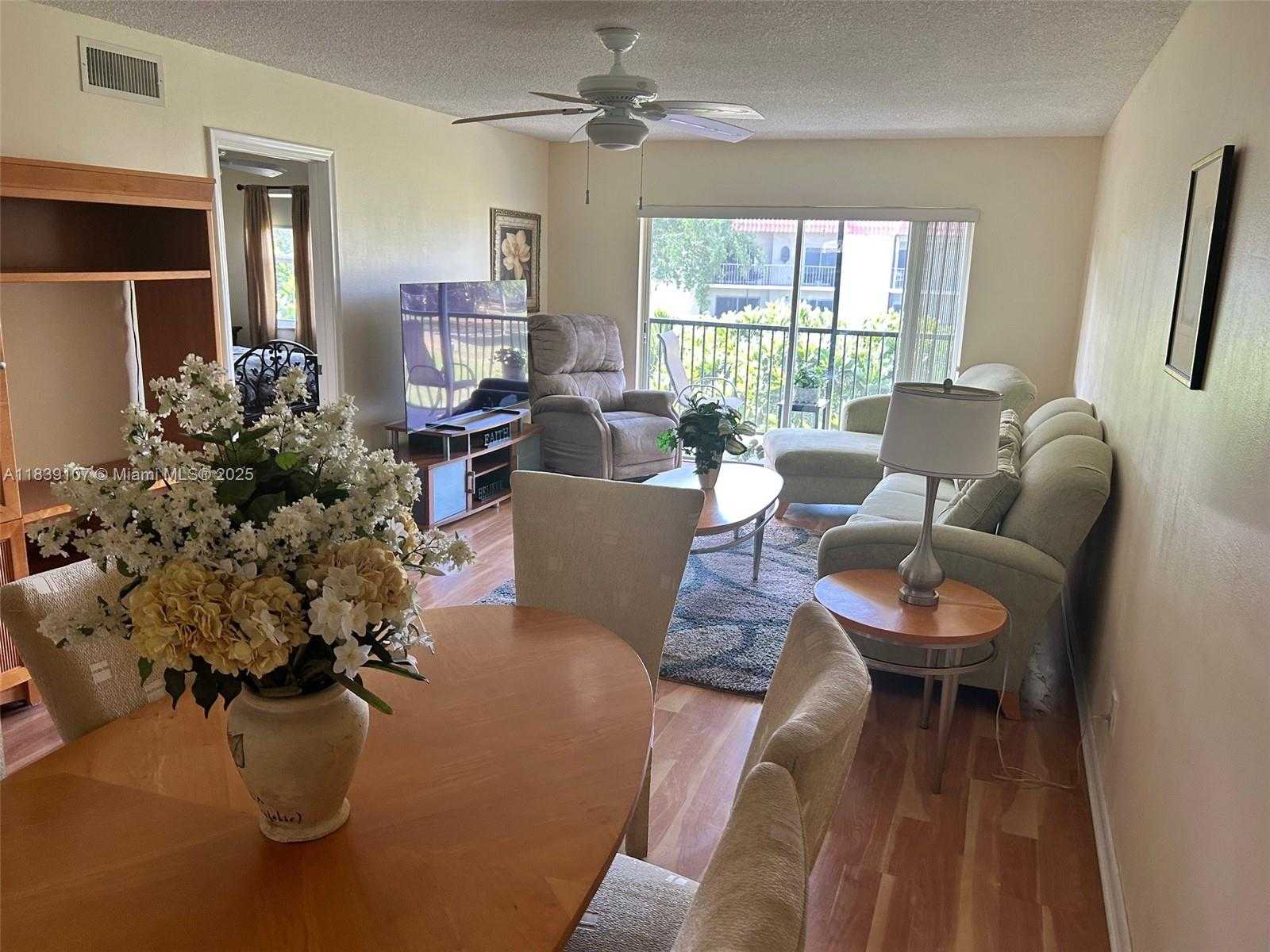 Small Image of 371 SOUTH HOLLYBROOK DR #308, Pembroke Pines Number 2