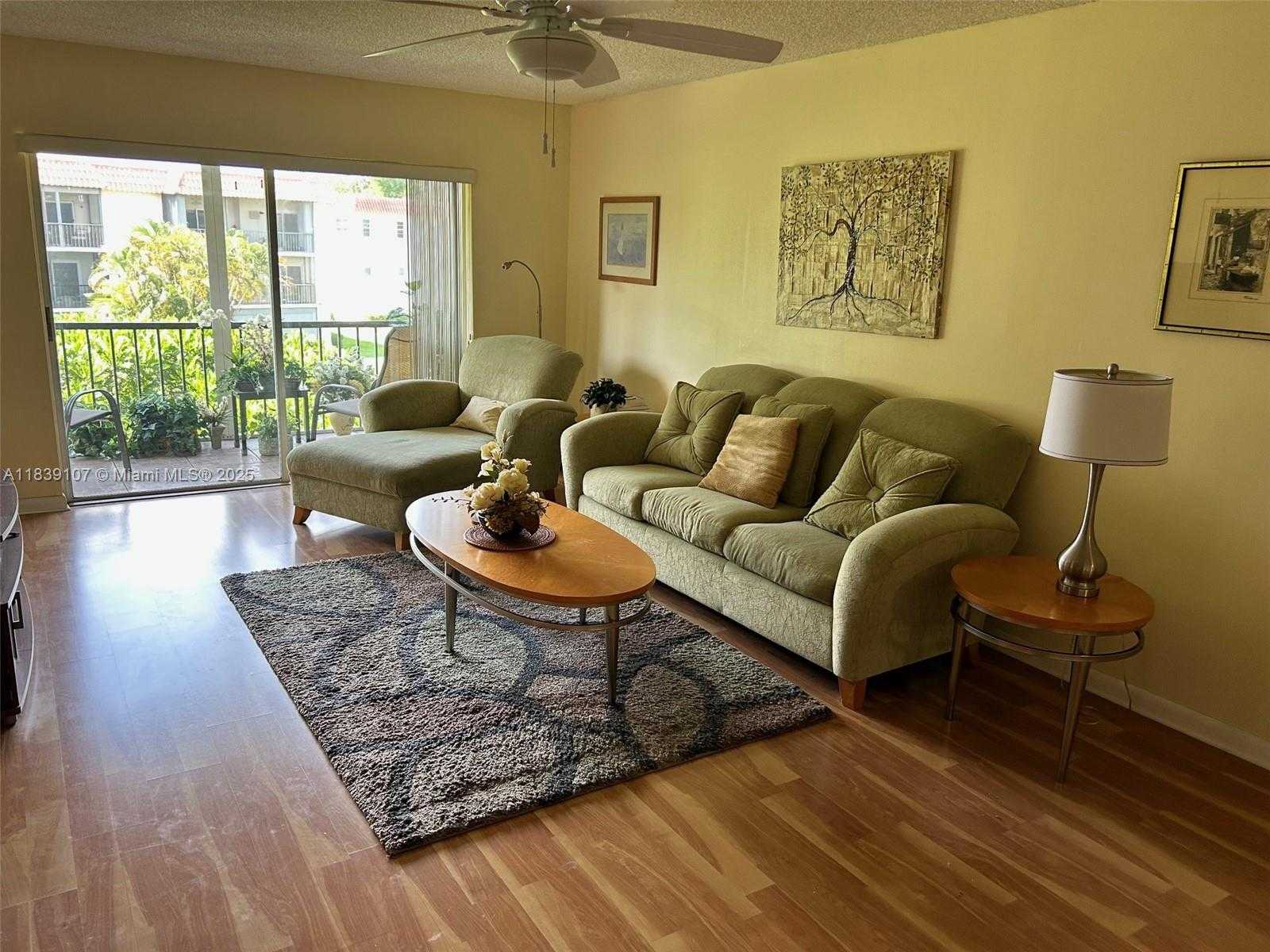Small Image of 371 SOUTH HOLLYBROOK DR #308, Pembroke Pines Number 20