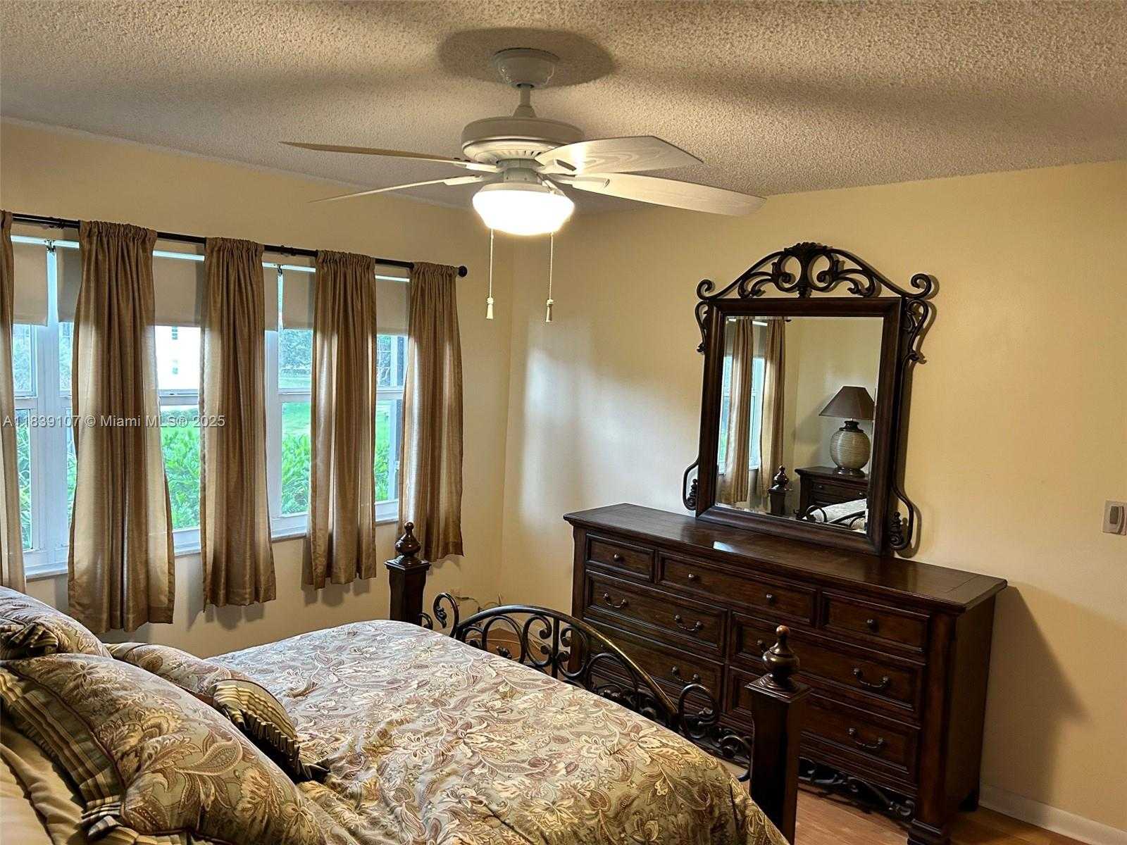 Small Image of 371 SOUTH HOLLYBROOK DR #308, Pembroke Pines Number 22