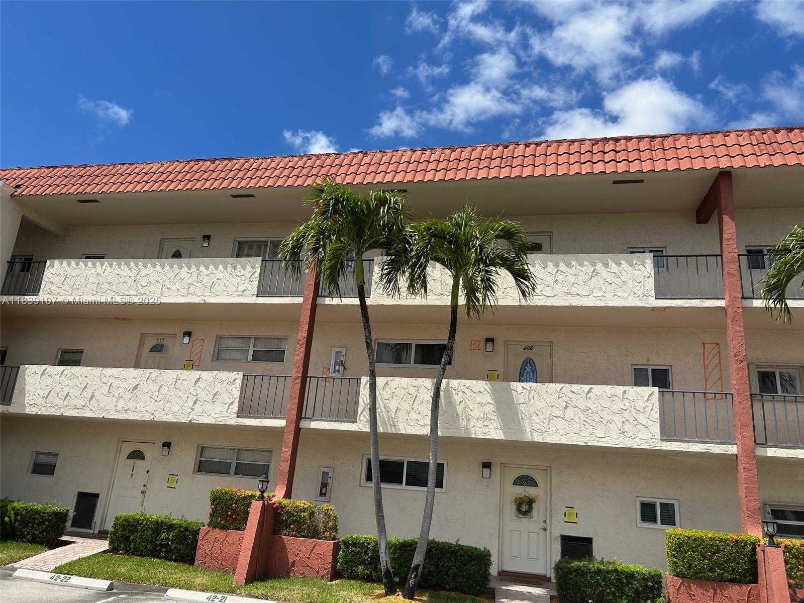 Small Image of 371 SOUTH HOLLYBROOK DR #308, Pembroke Pines Number 46