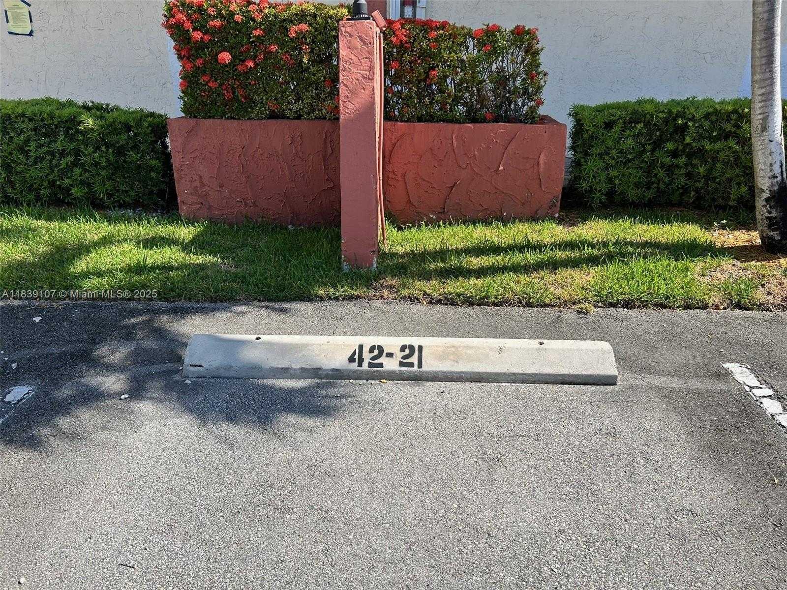 Small Image of 371 SOUTH HOLLYBROOK DR #308, Pembroke Pines Number 50