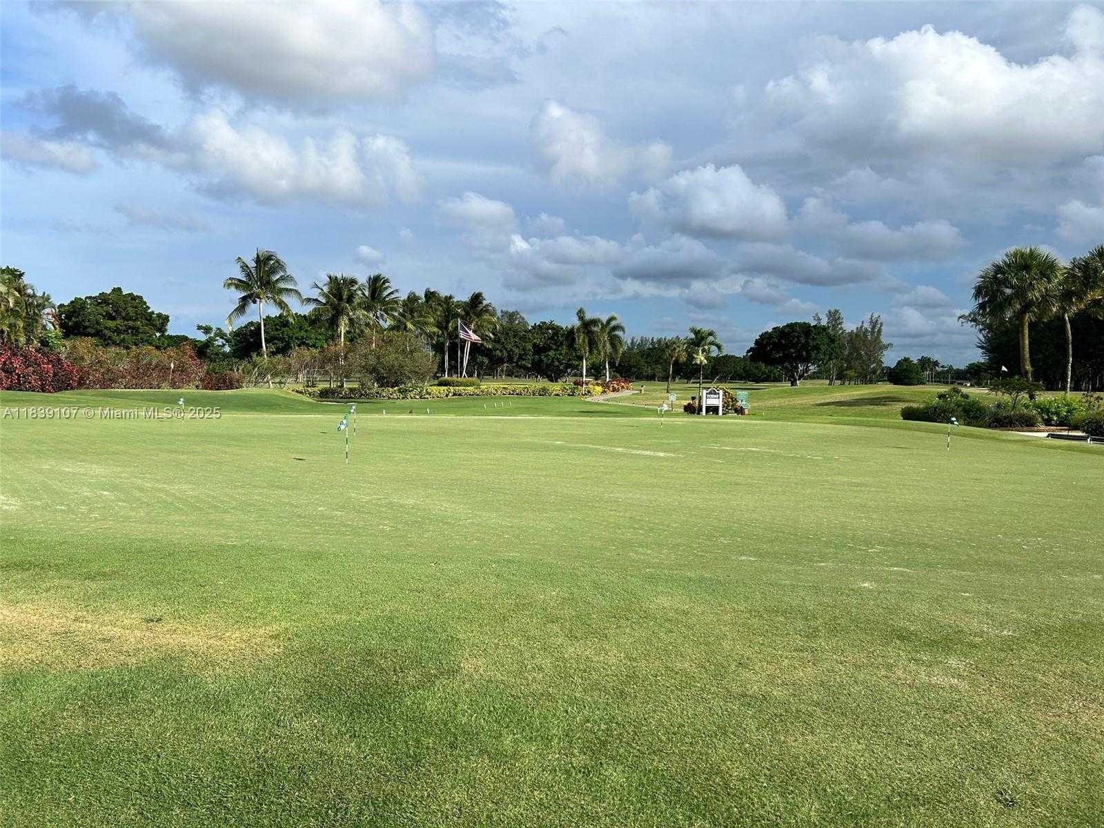 Small Image of 371 SOUTH HOLLYBROOK DR #308, Pembroke Pines Number 57