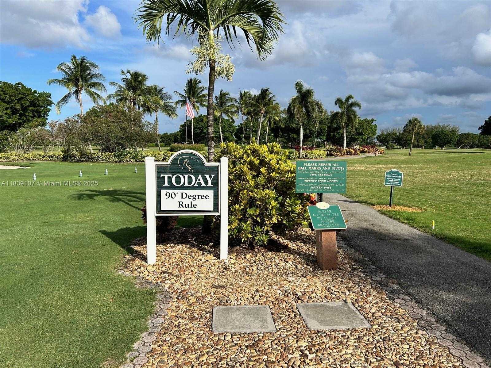 Small Image of 371 SOUTH HOLLYBROOK DR #308, Pembroke Pines Number 58