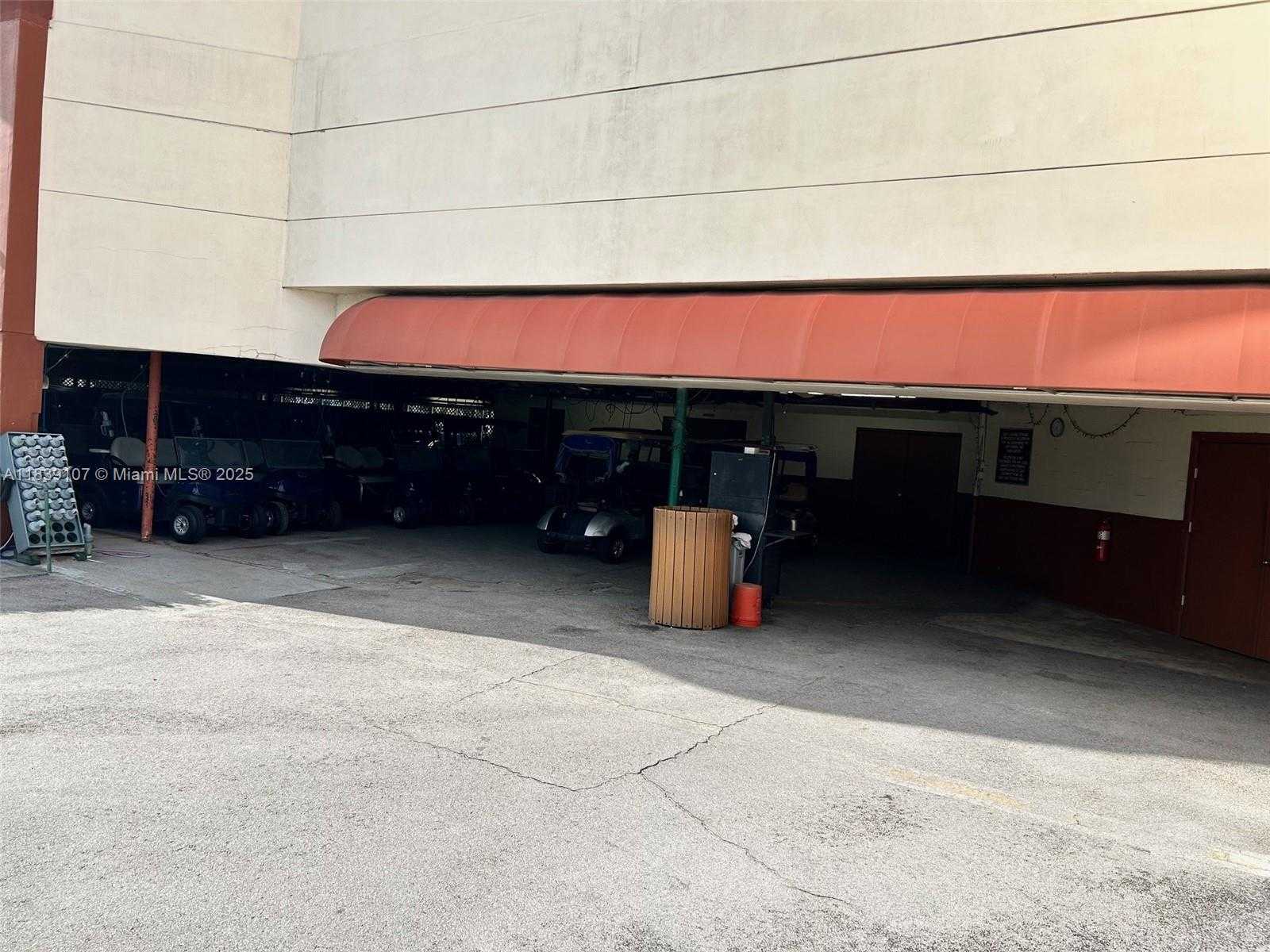 Small Image of 371 SOUTH HOLLYBROOK DR #308, Pembroke Pines Number 59