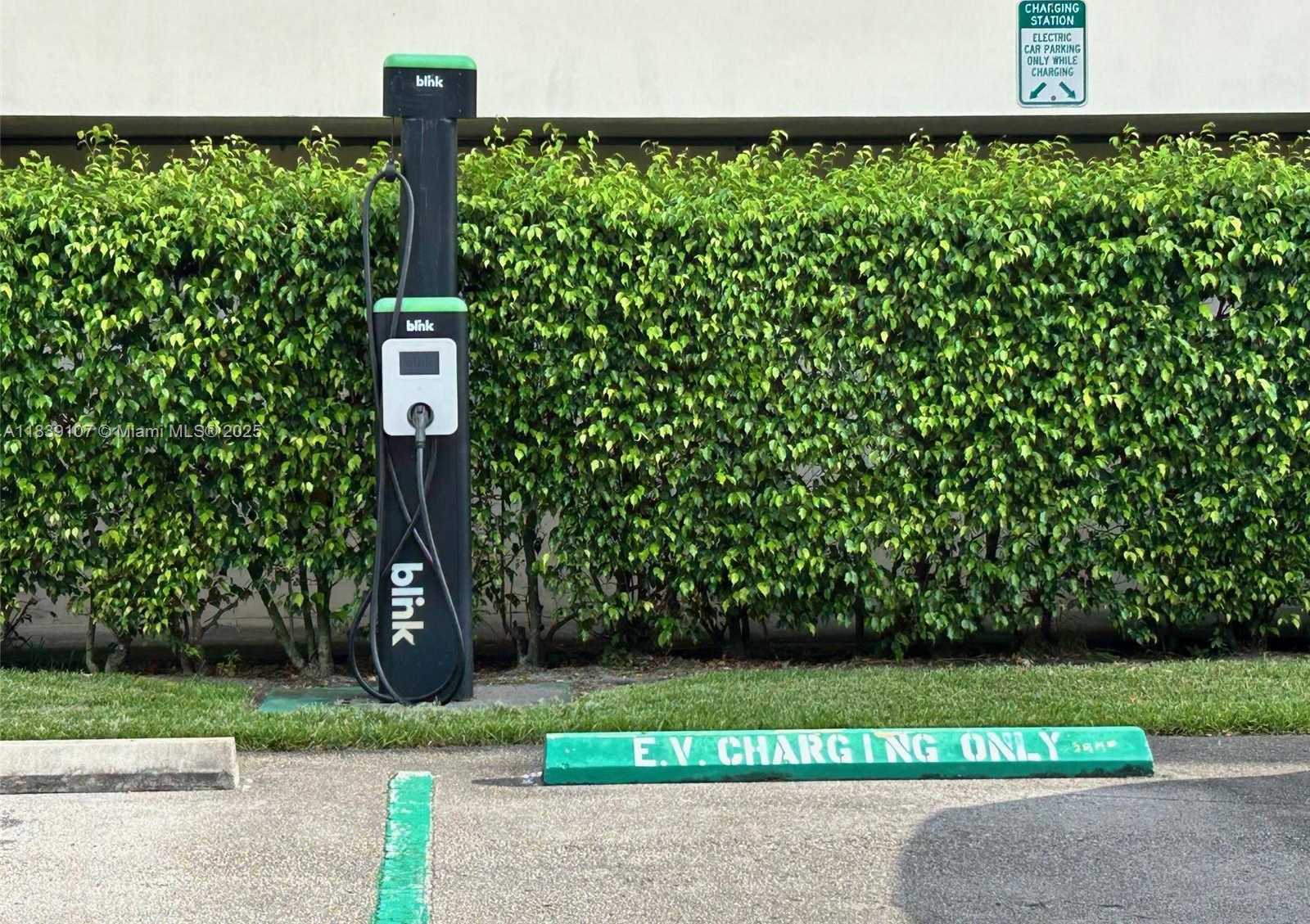 Small Image of 371 SOUTH HOLLYBROOK DR #308, Pembroke Pines Number 64