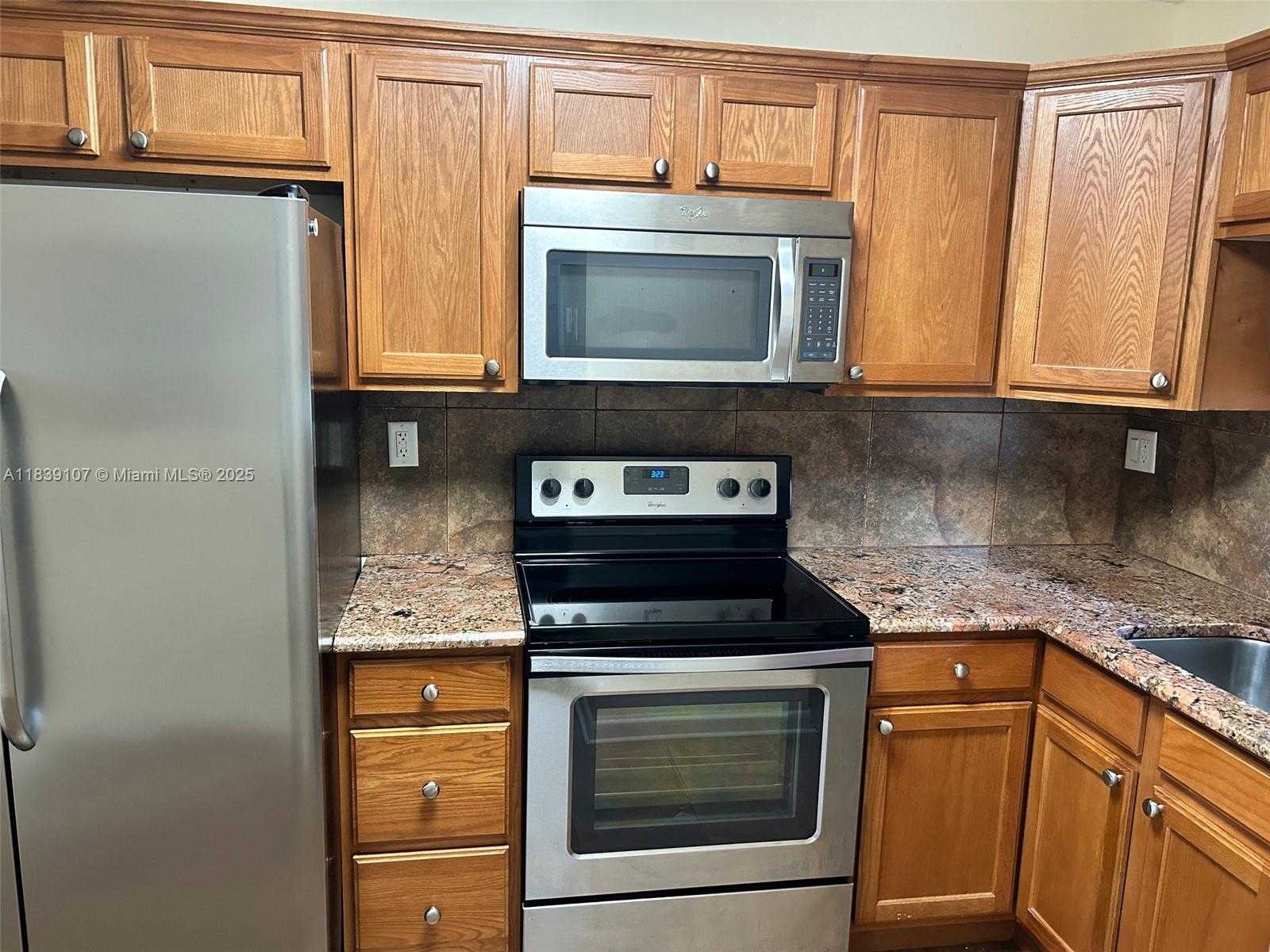Small Image of 371 SOUTH HOLLYBROOK DR #308, Pembroke Pines Number 7