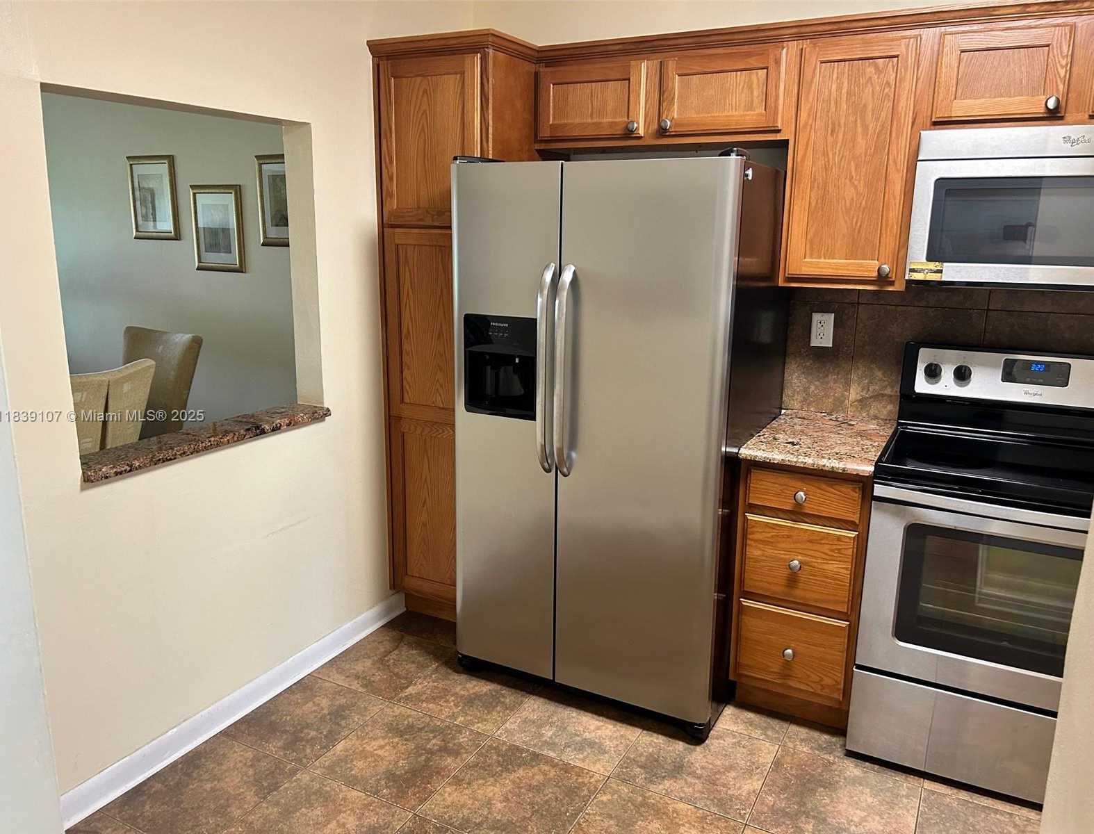 Small Image of 371 SOUTH HOLLYBROOK DR #308, Pembroke Pines Number 8