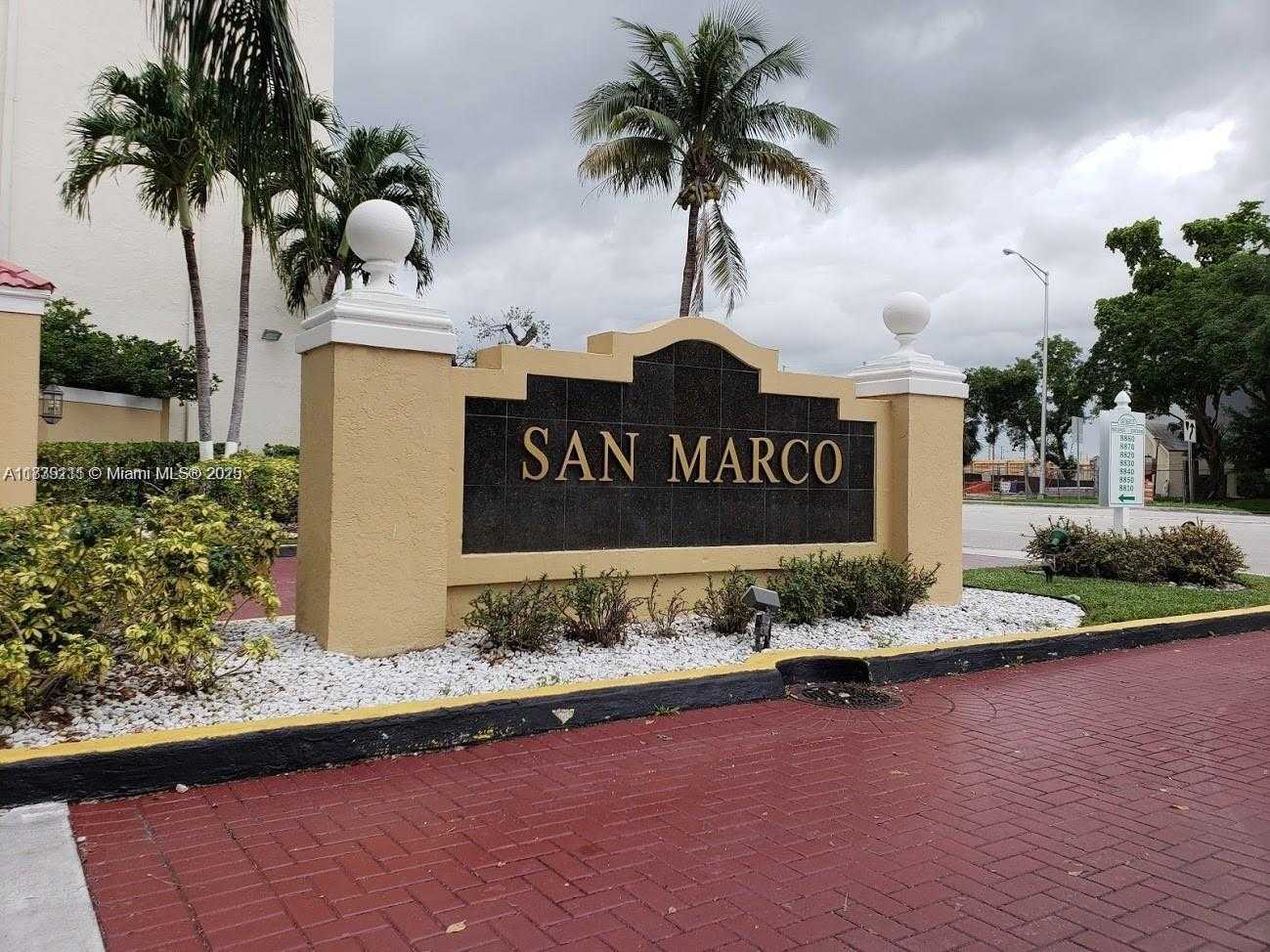 Small Image of 8840 FONTAINEBLEAU BLVD #402, Miami Number 12