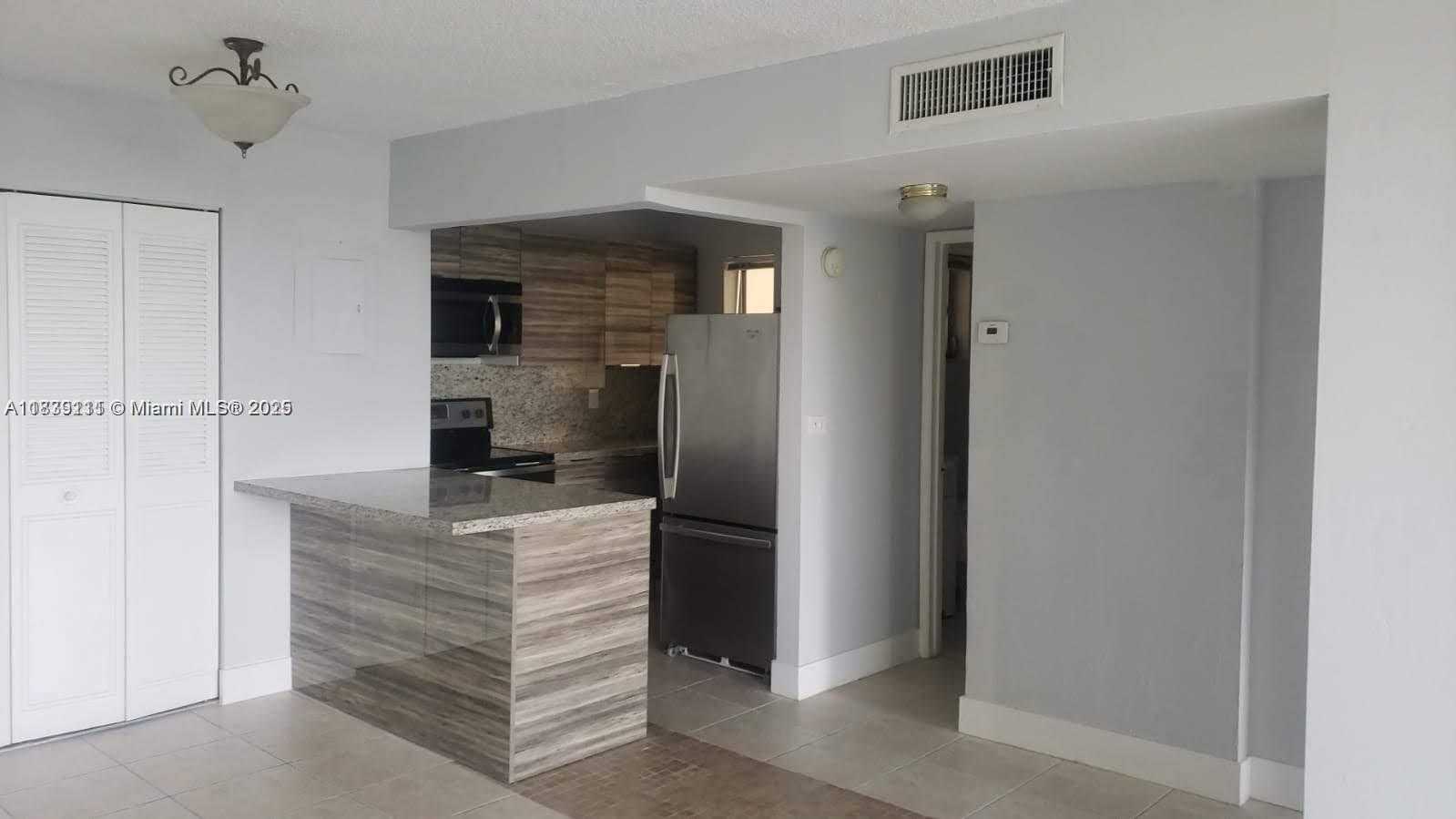 Small Image of 8840 FONTAINEBLEAU BLVD #402, Miami Number 2
