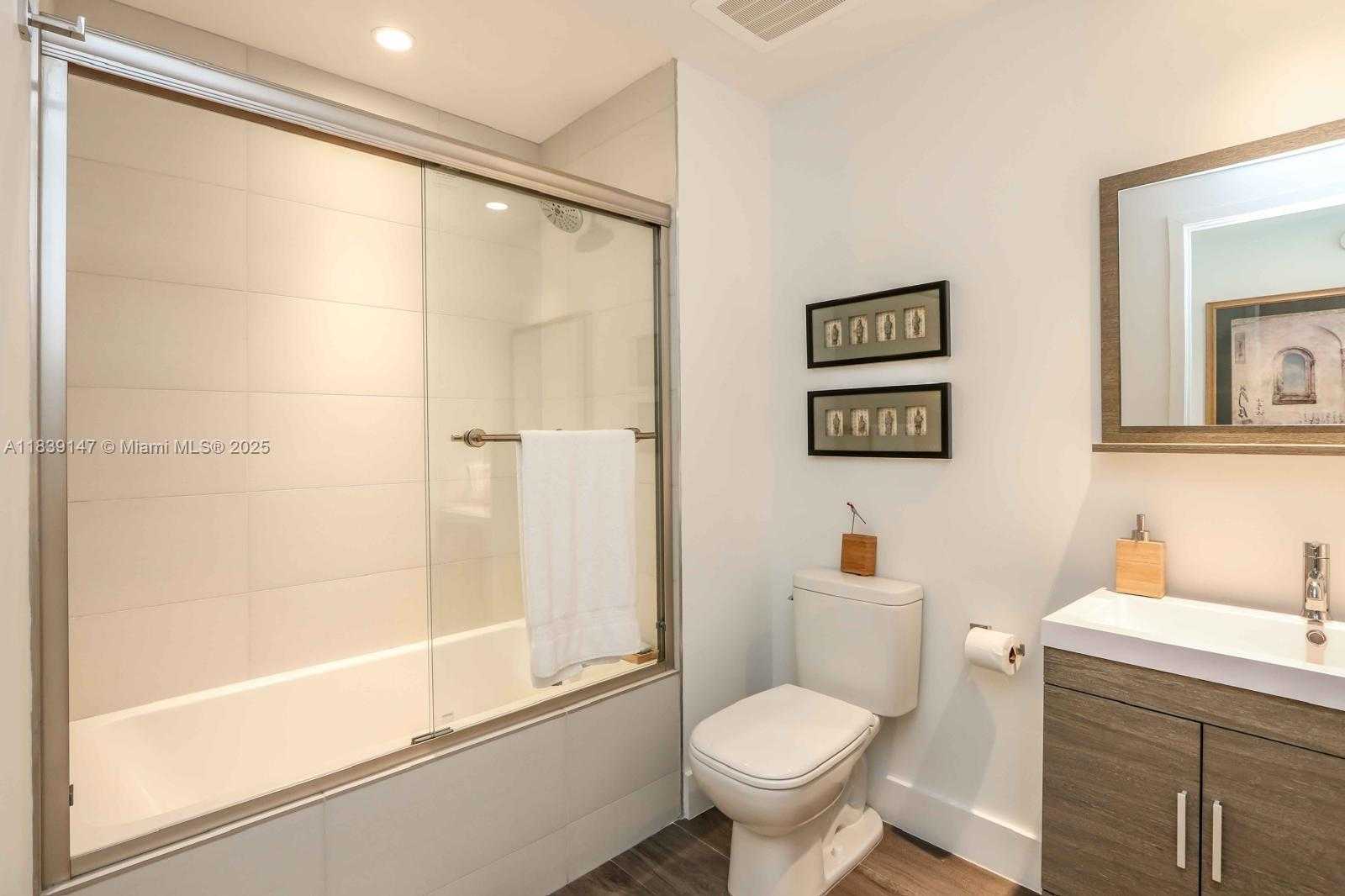 Small Image of 2900 NORTH EAST 7TH AVE #404, Miami Number 18