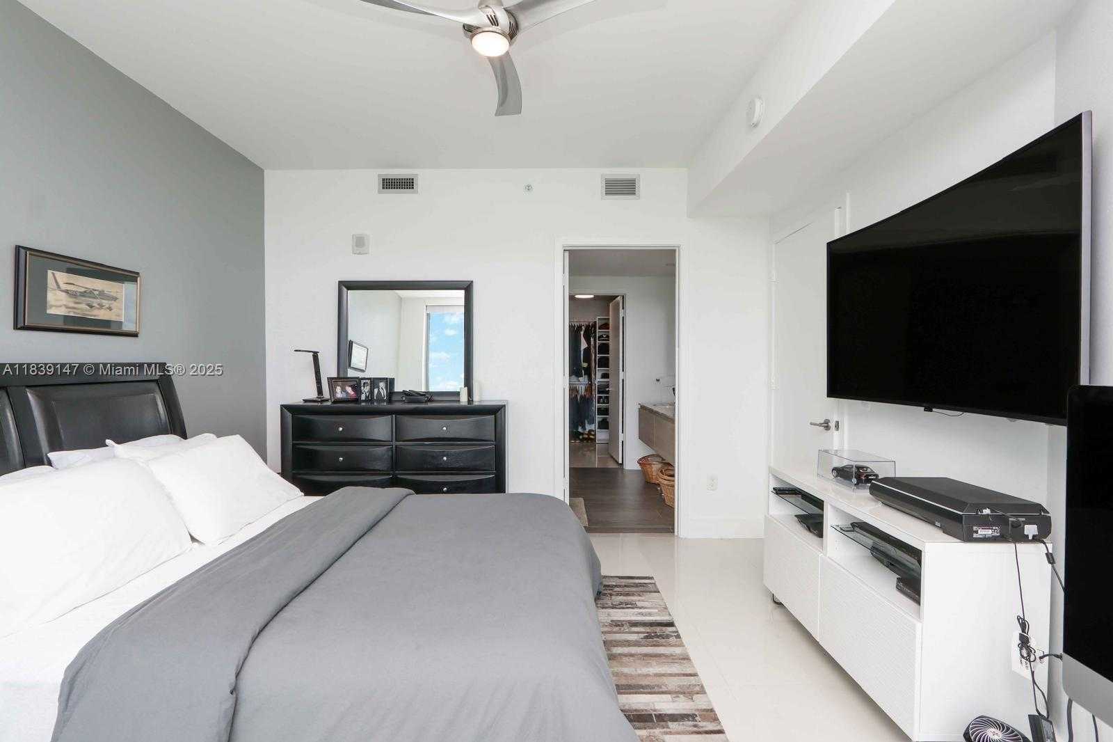 Small Image of 2900 NORTH EAST 7TH AVE #404, Miami Number 23
