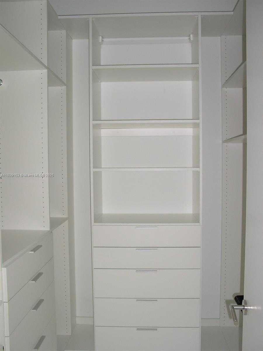 Small Image of 4100 ISLAND BLVD #2303, Aventura Number 11