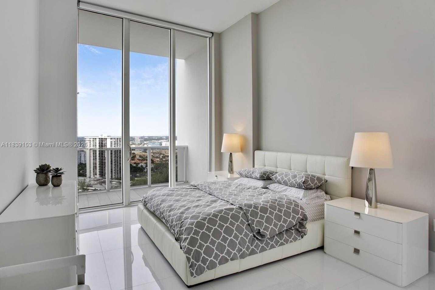 Small Image of 4100 ISLAND BLVD #2303, Aventura Number 12