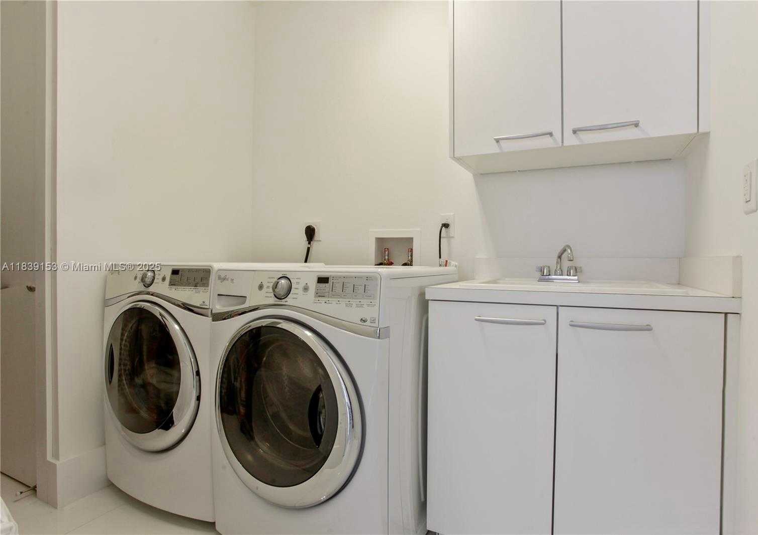 Small Image of 4100 ISLAND BLVD #2303, Aventura Number 14