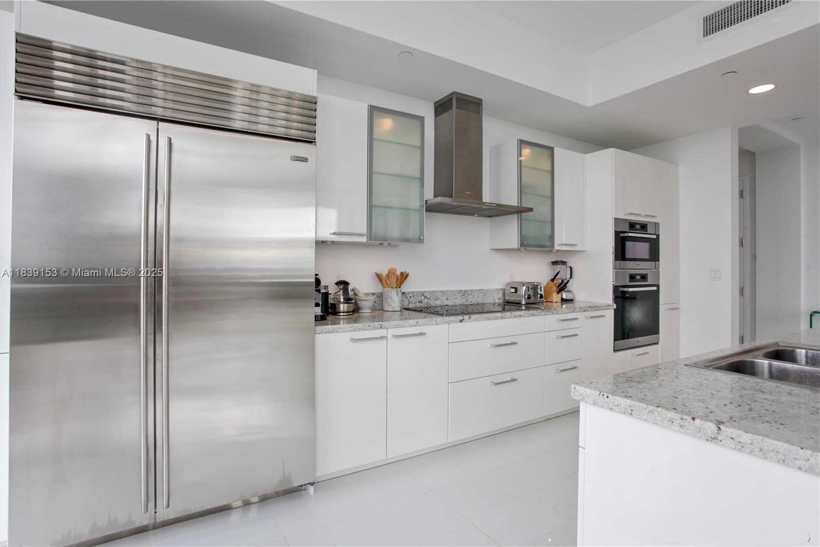 Small Image of 4100 ISLAND BLVD #2303, Aventura Number 5