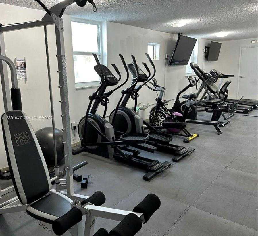 Small Image of 720 COLLINS AVE #310, Miami Beach Number 12