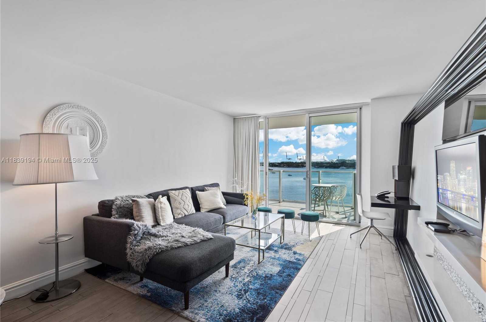 Small Image of 1100 WEST AVE #616, Miami Beach Number 10