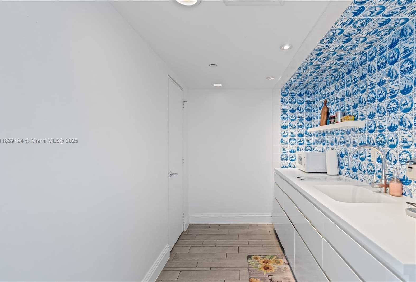 Small Image of 1100 WEST AVE #616, Miami Beach Number 8