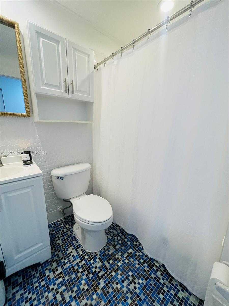 Small Image of 2817 SOUTH WEST 187TH AVE, Miramar Number 13